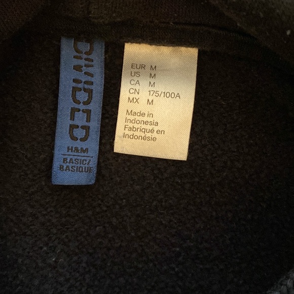 SOLD H&M Black Sweatshirt - Picture 4 of 4